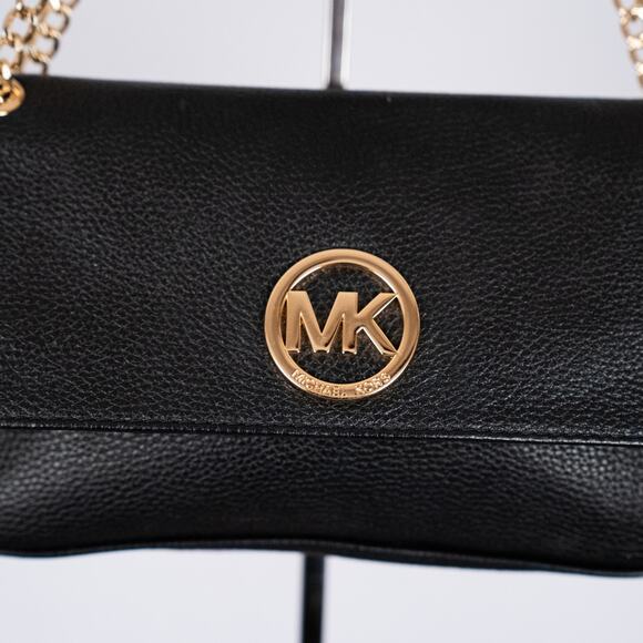 Michael Kors Fulton Flap Shoulder Bag Black Pebbled Leather Gold-Tone Logo Chain - Picture 2 of 10